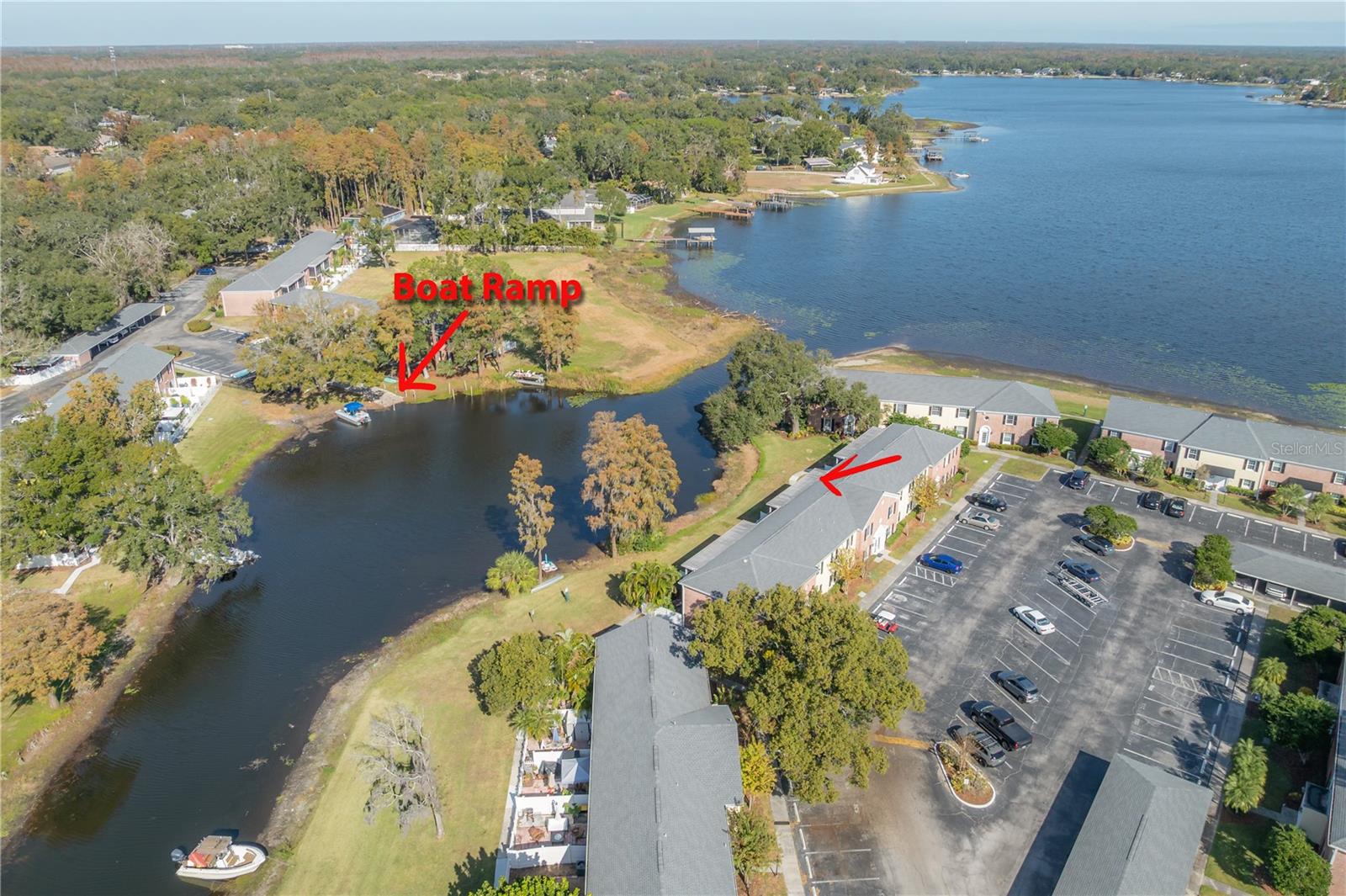 WHISPERING OAKS - Residential