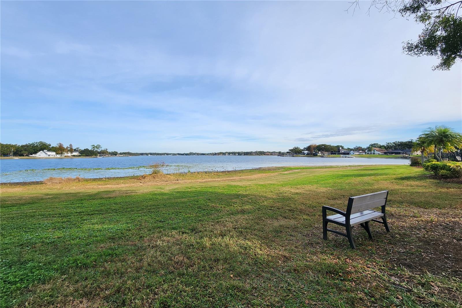 WHISPERING OAKS - Residential