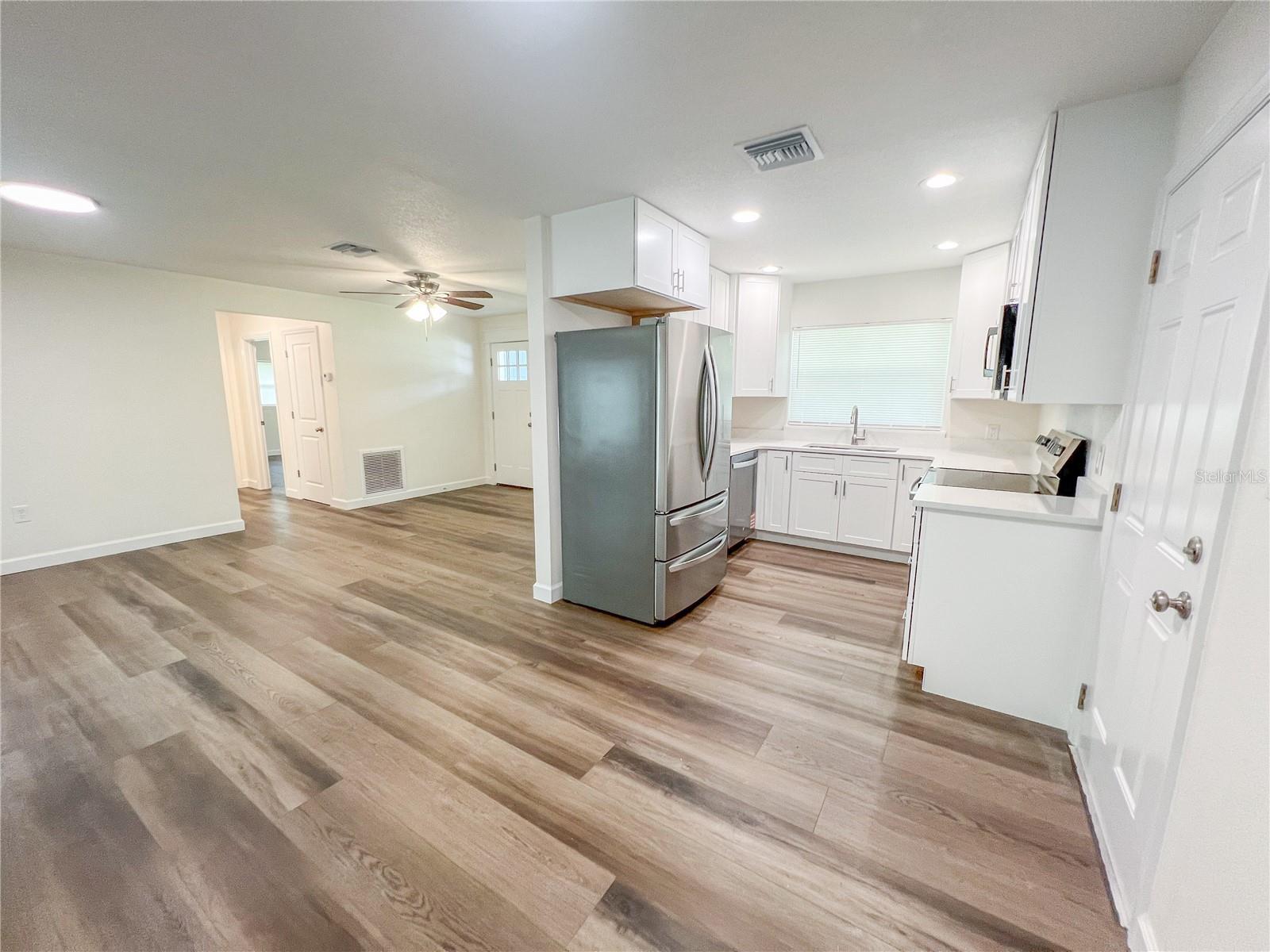 SILVER LAKE PARK - Residential