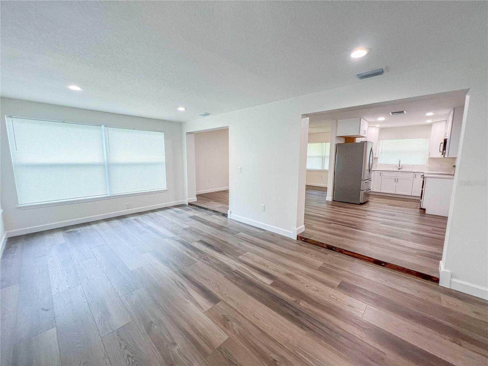 SILVER LAKE PARK - Residential