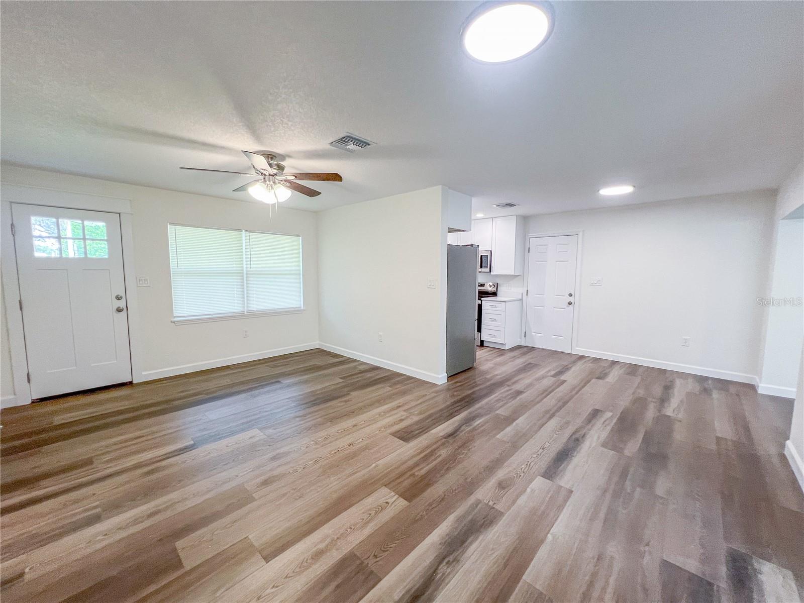 SILVER LAKE PARK - Residential