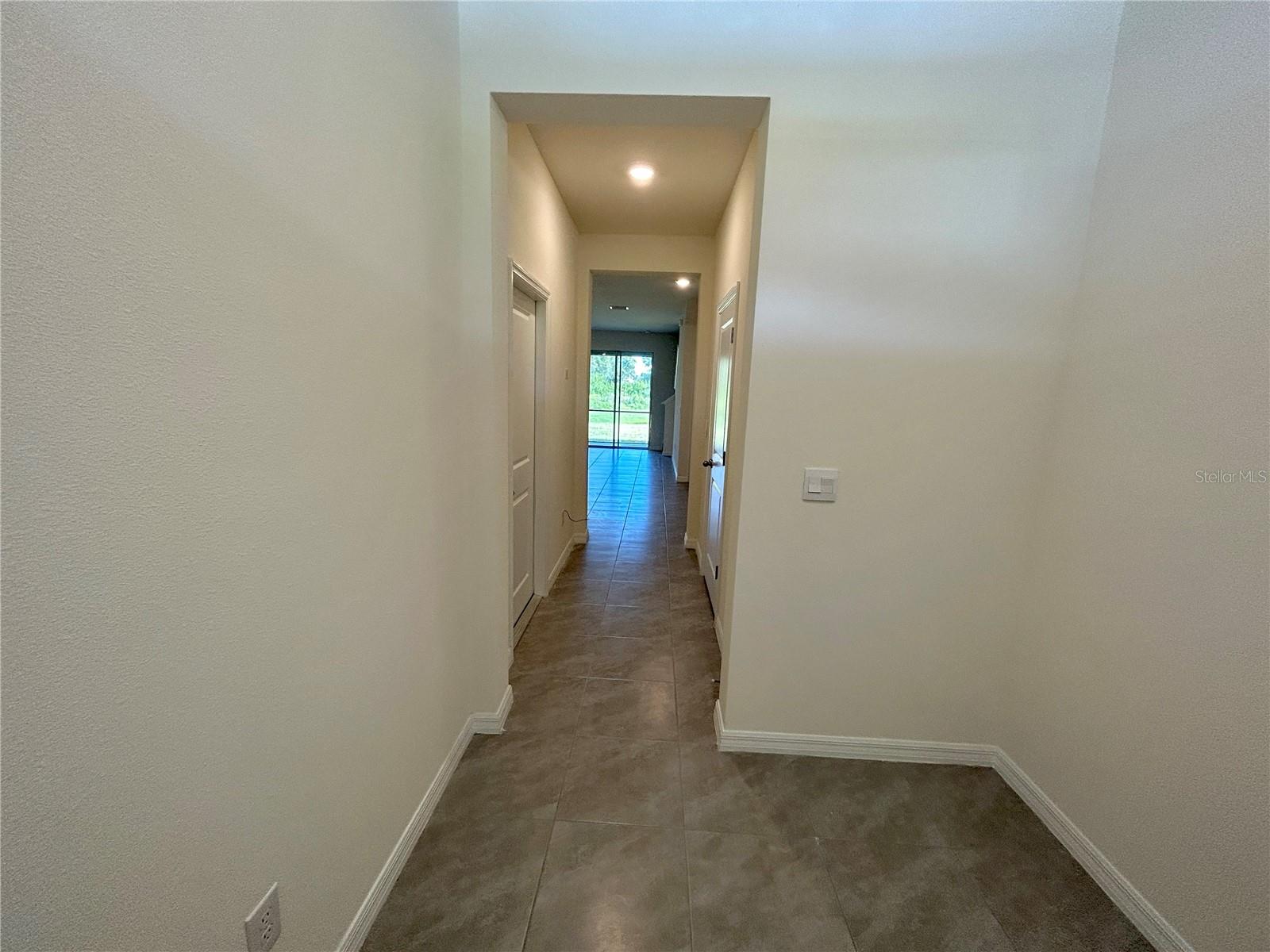 WOODLEAF HAMMOCK A REP OF A POR O - Residential Lease