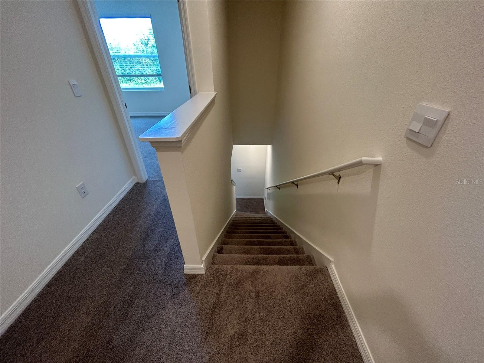 WOODLEAF HAMMOCK A REP OF A POR O - Residential Lease