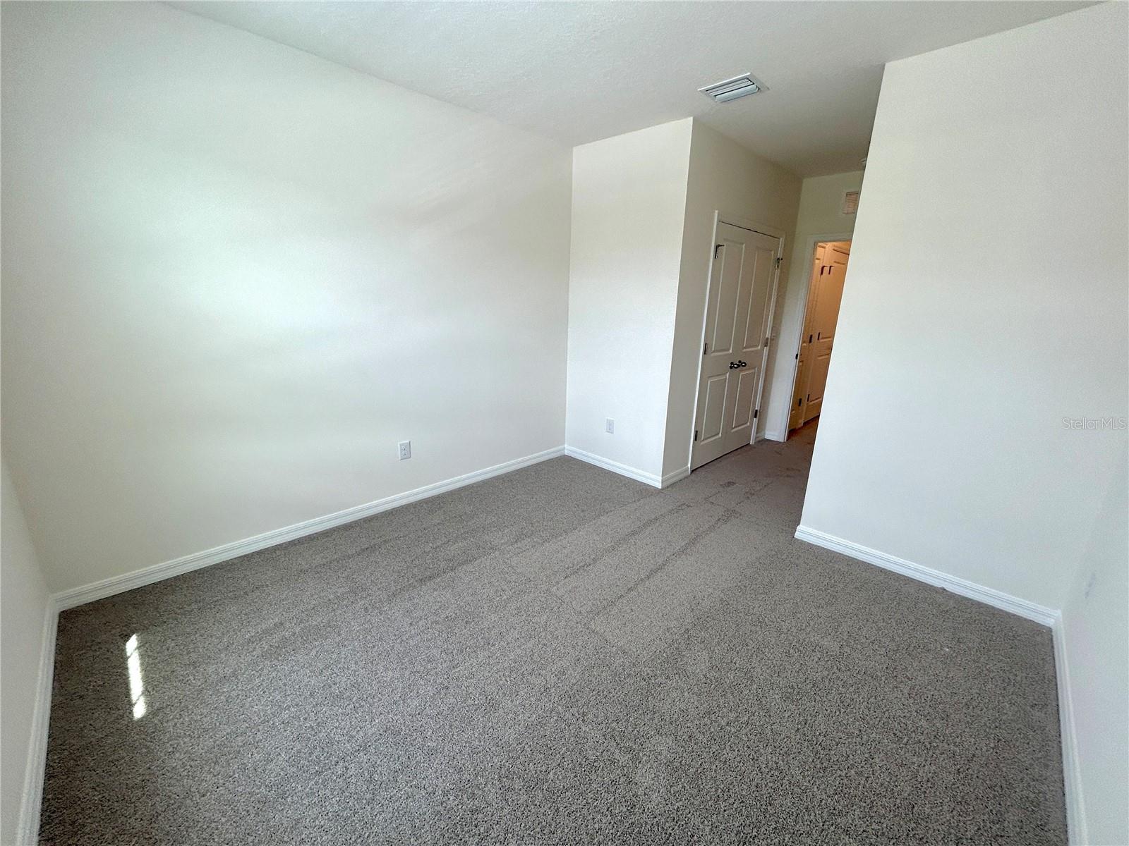 WOODLEAF HAMMOCK A REP OF A POR O - Residential Lease