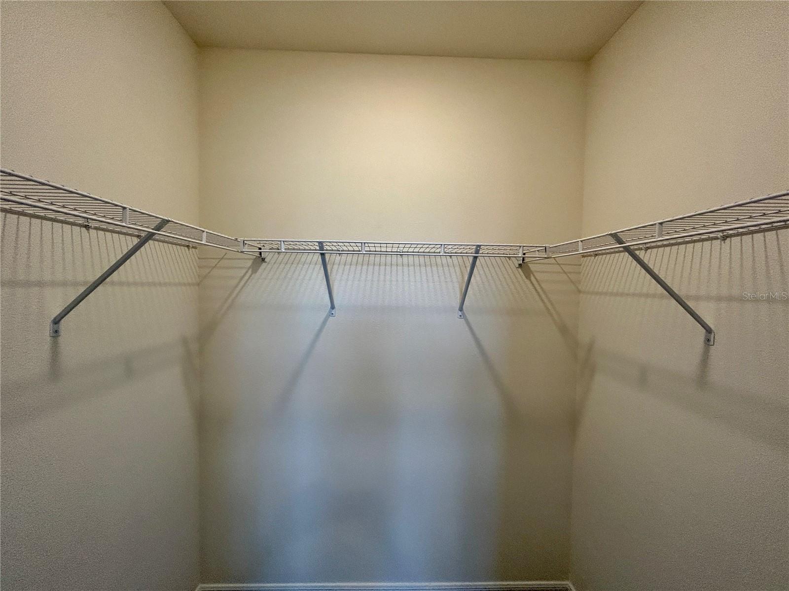 WOODLEAF HAMMOCK A REP OF A POR O - Residential Lease