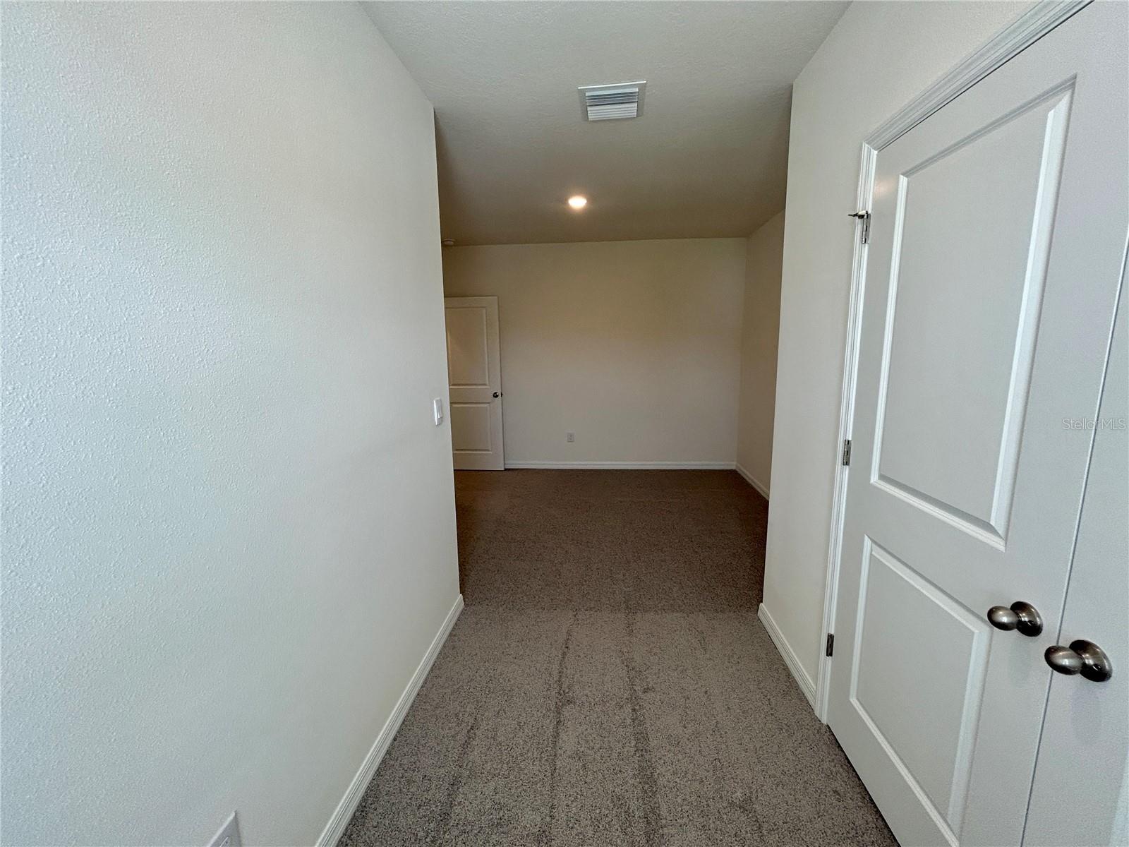 WOODLEAF HAMMOCK A REP OF A POR O - Residential Lease