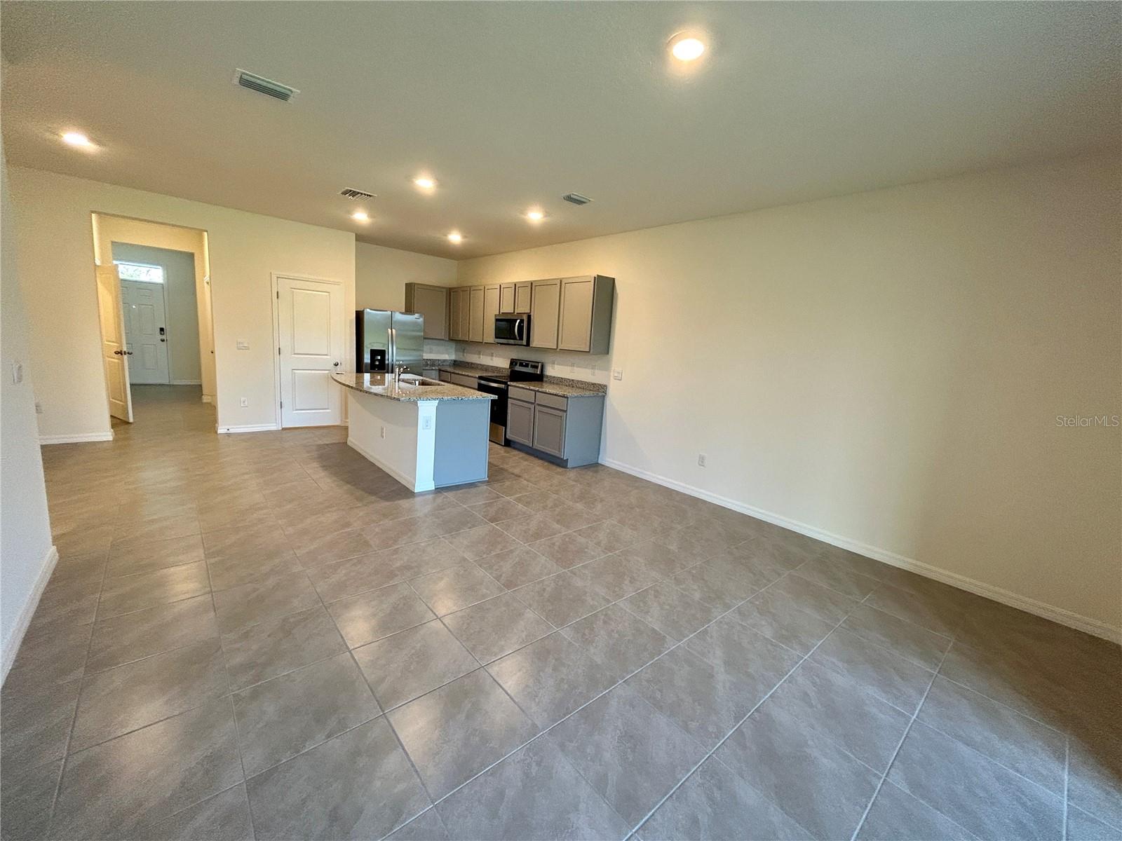 WOODLEAF HAMMOCK A REP OF A POR O - Residential Lease