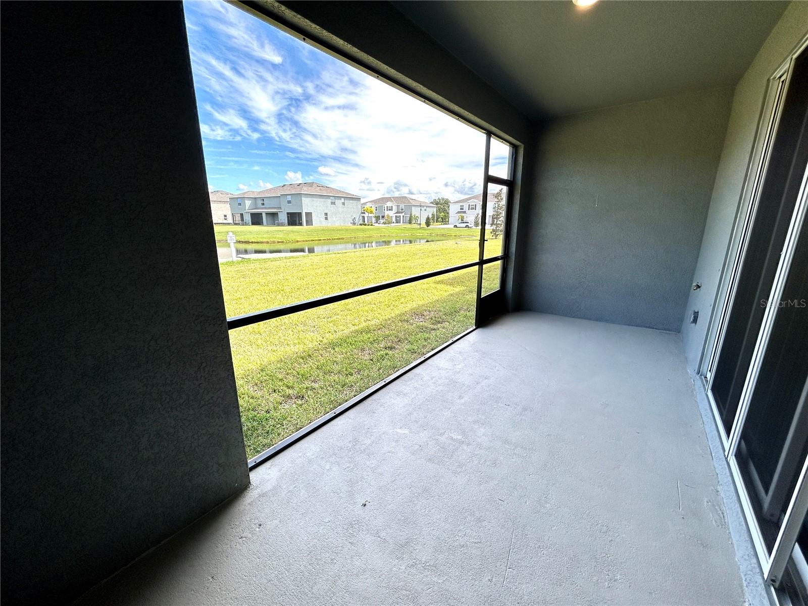 WOODLEAF HAMMOCK A REP OF A POR O - Residential Lease