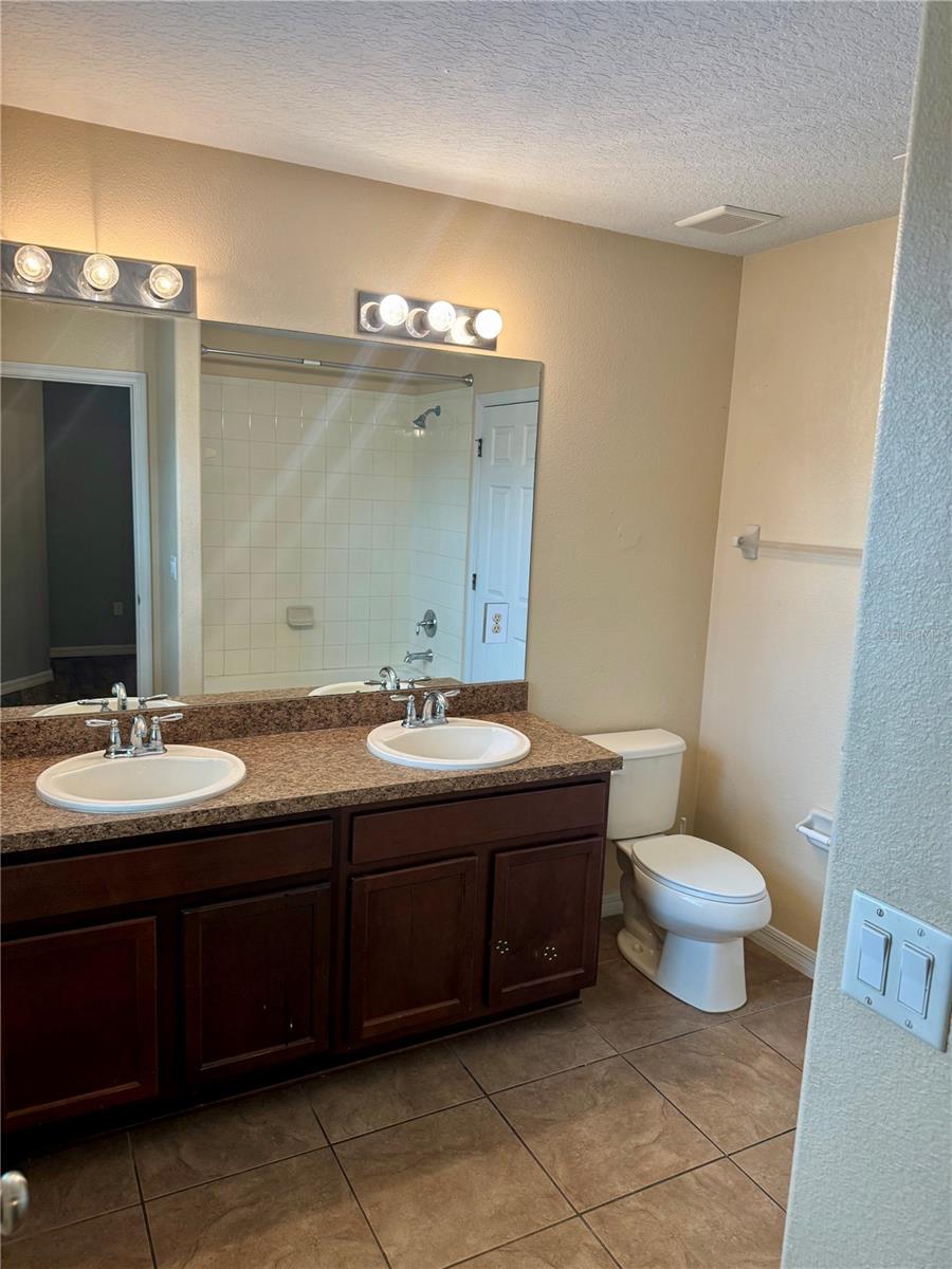 RESERVE AT LOCH LAKE - Residential Lease