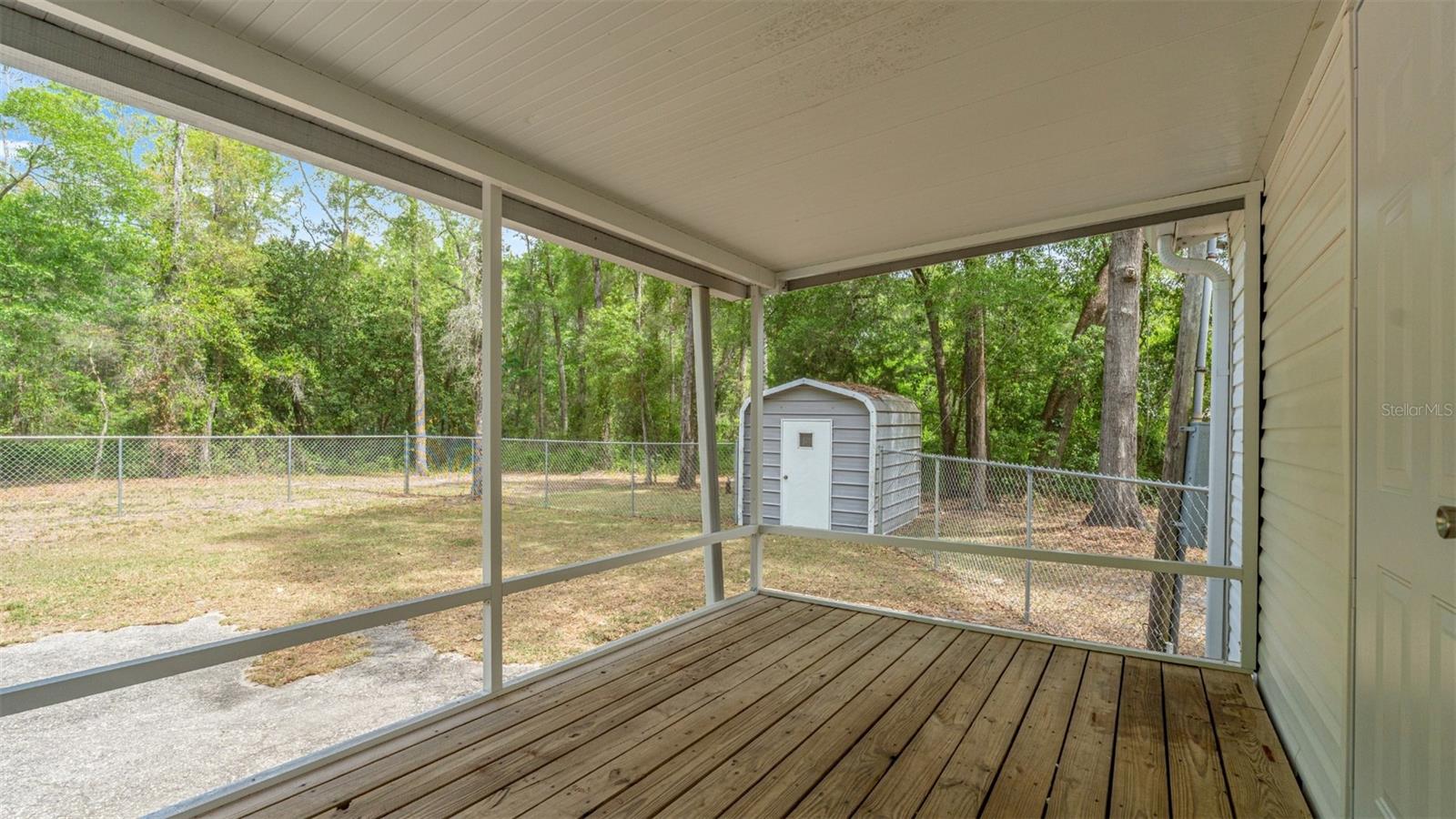 UNIVERSITY COUNTRY ESTATE - Residential