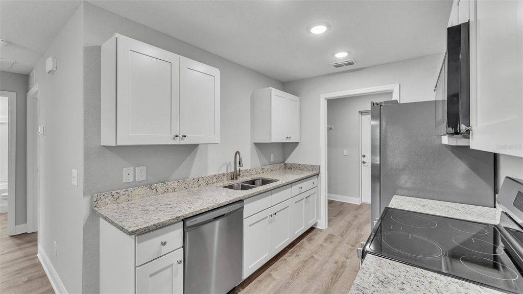 Photo of 514 2nd Street SW, Fort Meade, FL 33841 (MLS # L4957927)