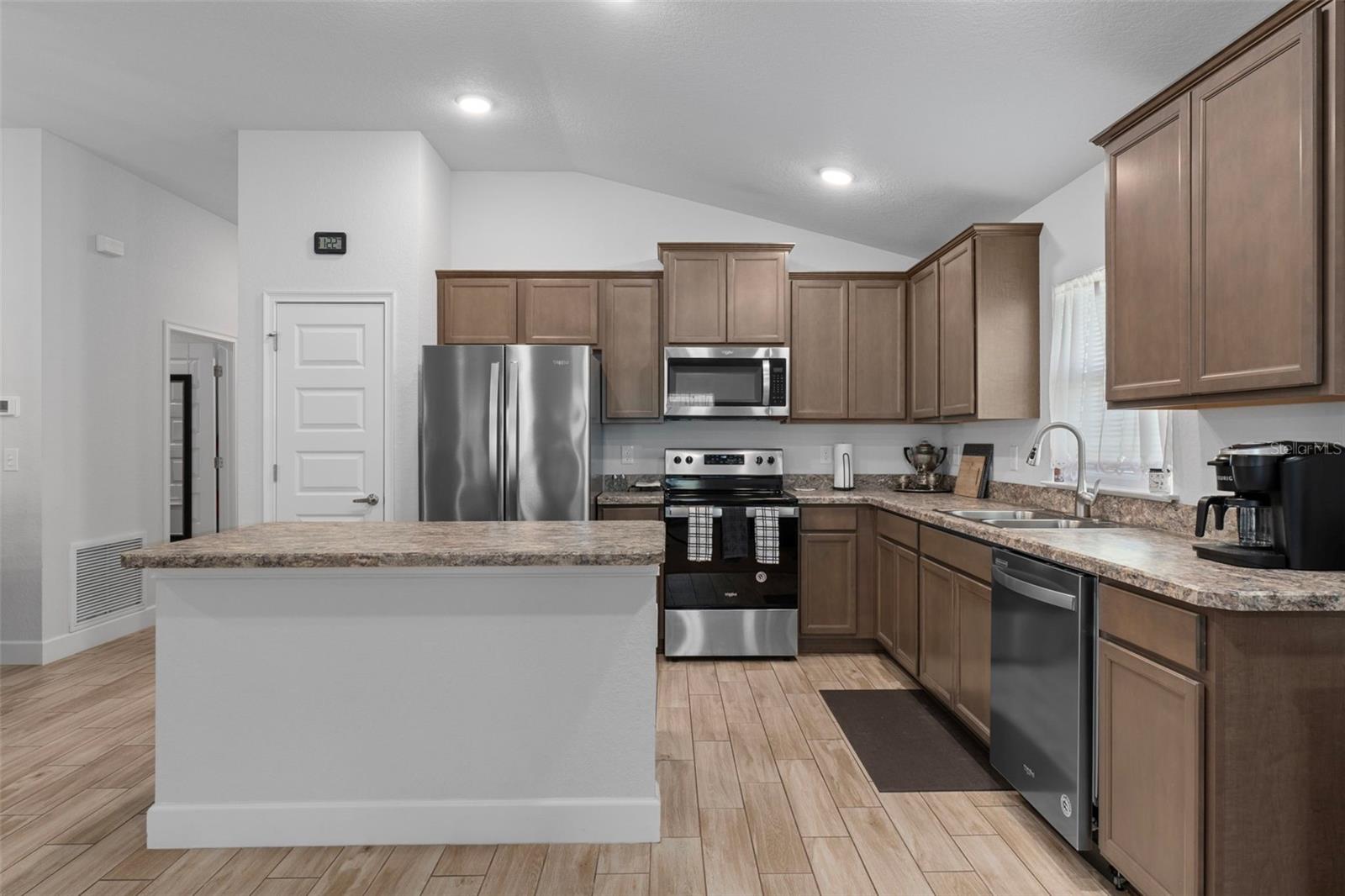 HIGH RDG VILLAGE - Residential