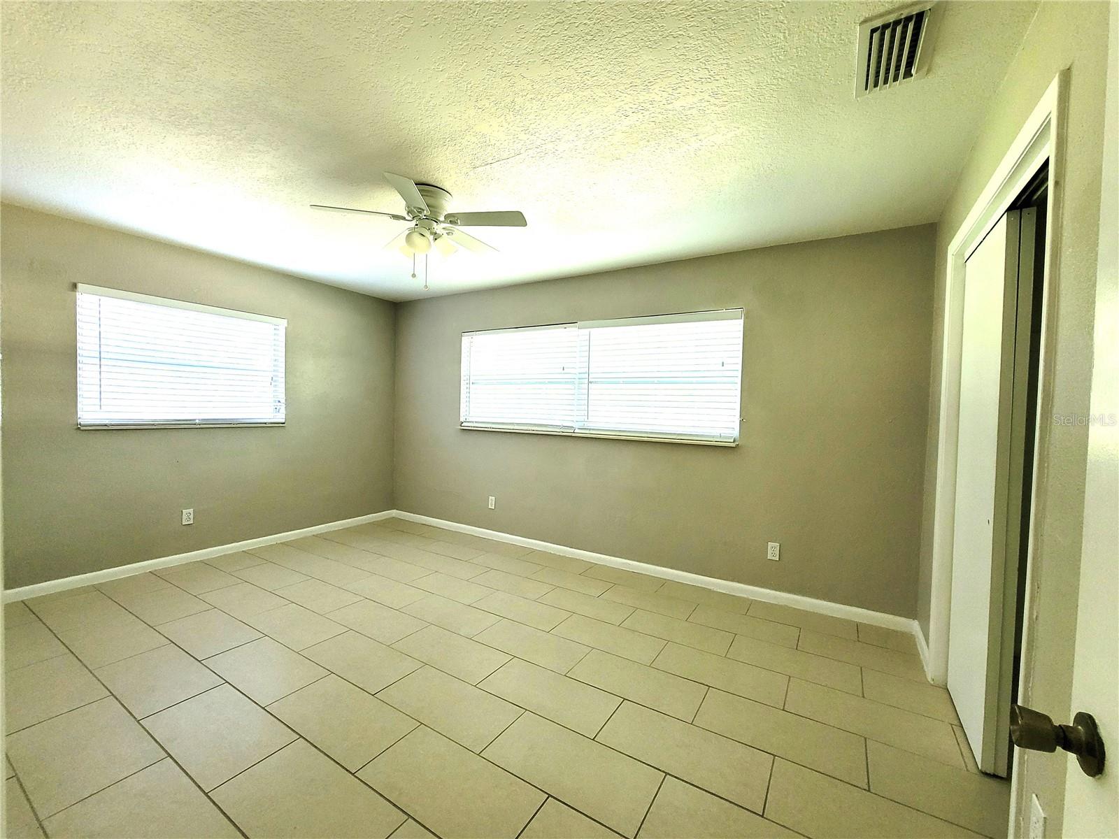 RIDGE MANOR KNOLLWOOD - Residential Lease