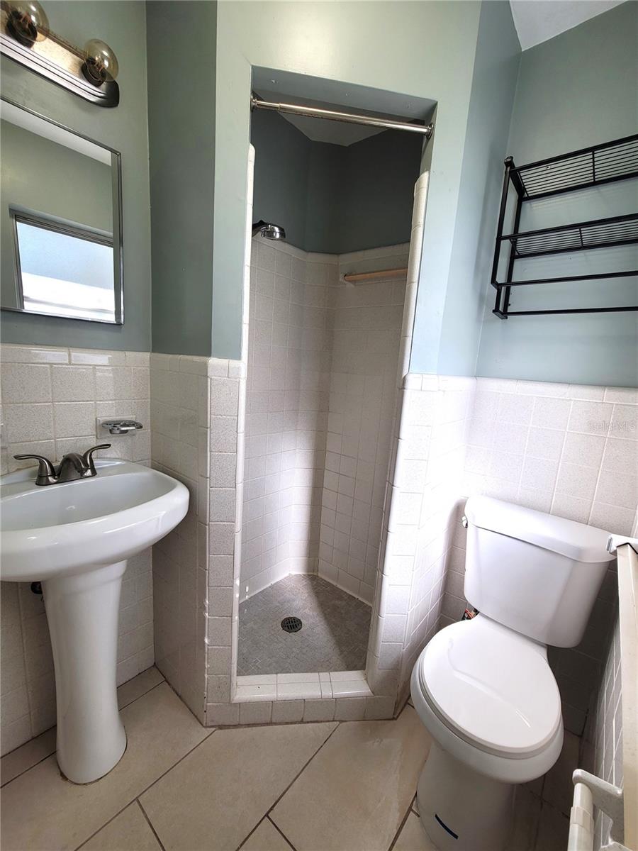 RIDGE MANOR KNOLLWOOD - Residential Lease