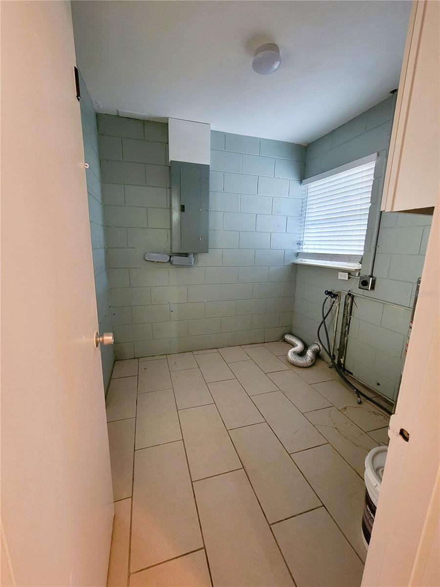 RIDGE MANOR KNOLLWOOD - Residential Lease