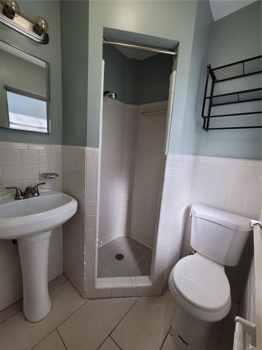 RIDGE MANOR KNOLLWOOD - Residential Lease