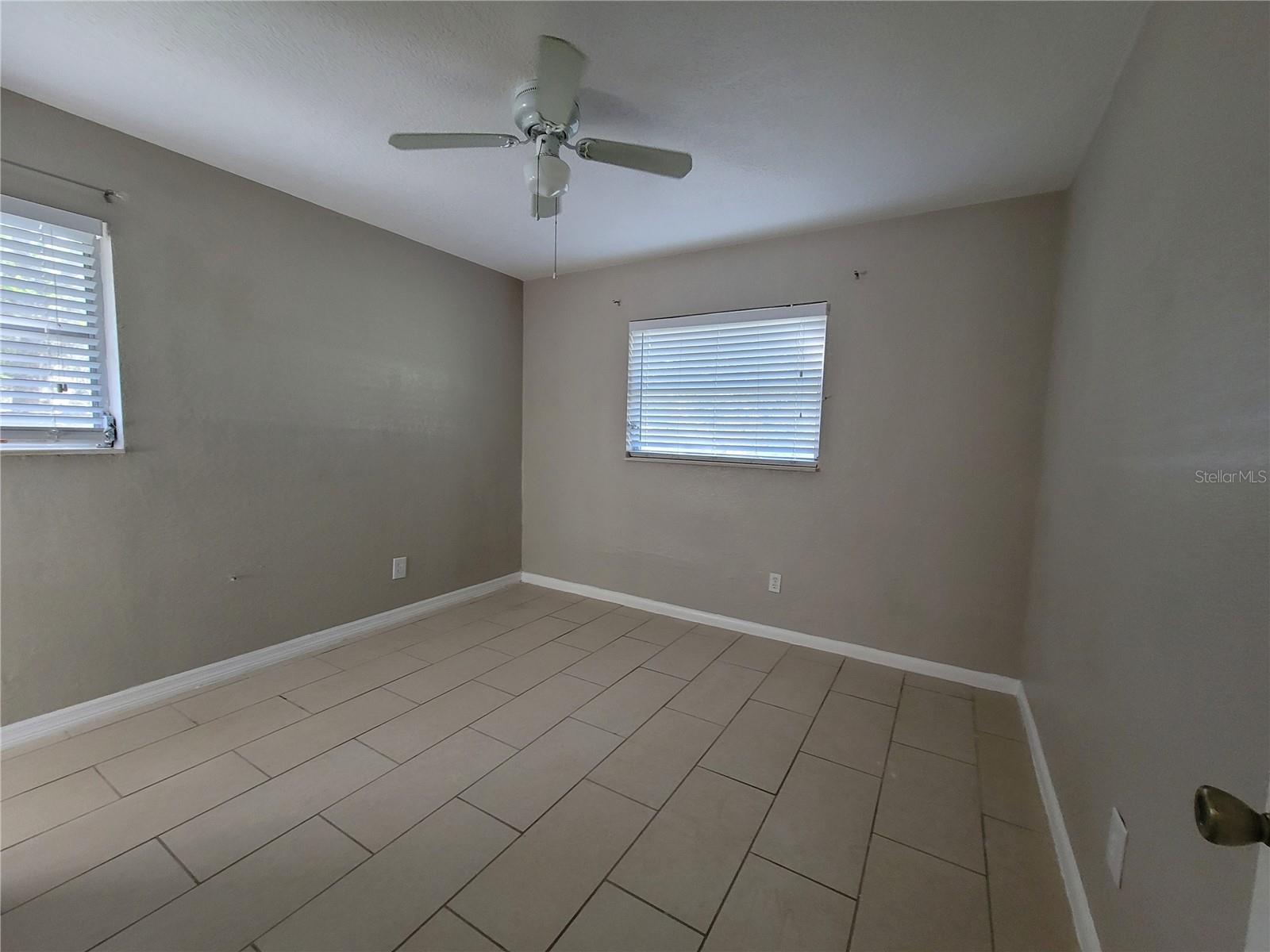 RIDGE MANOR KNOLLWOOD - Residential Lease