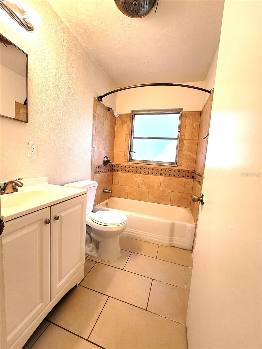 RIDGE MANOR KNOLLWOOD - Residential Lease