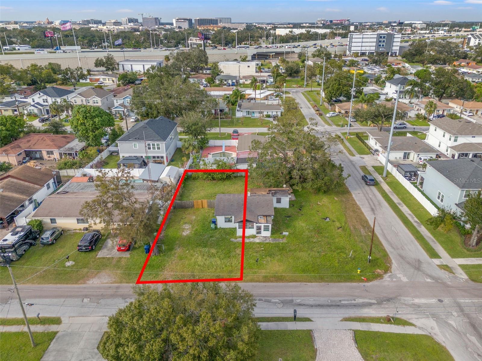 4001 W CARMEN STREET 1/2