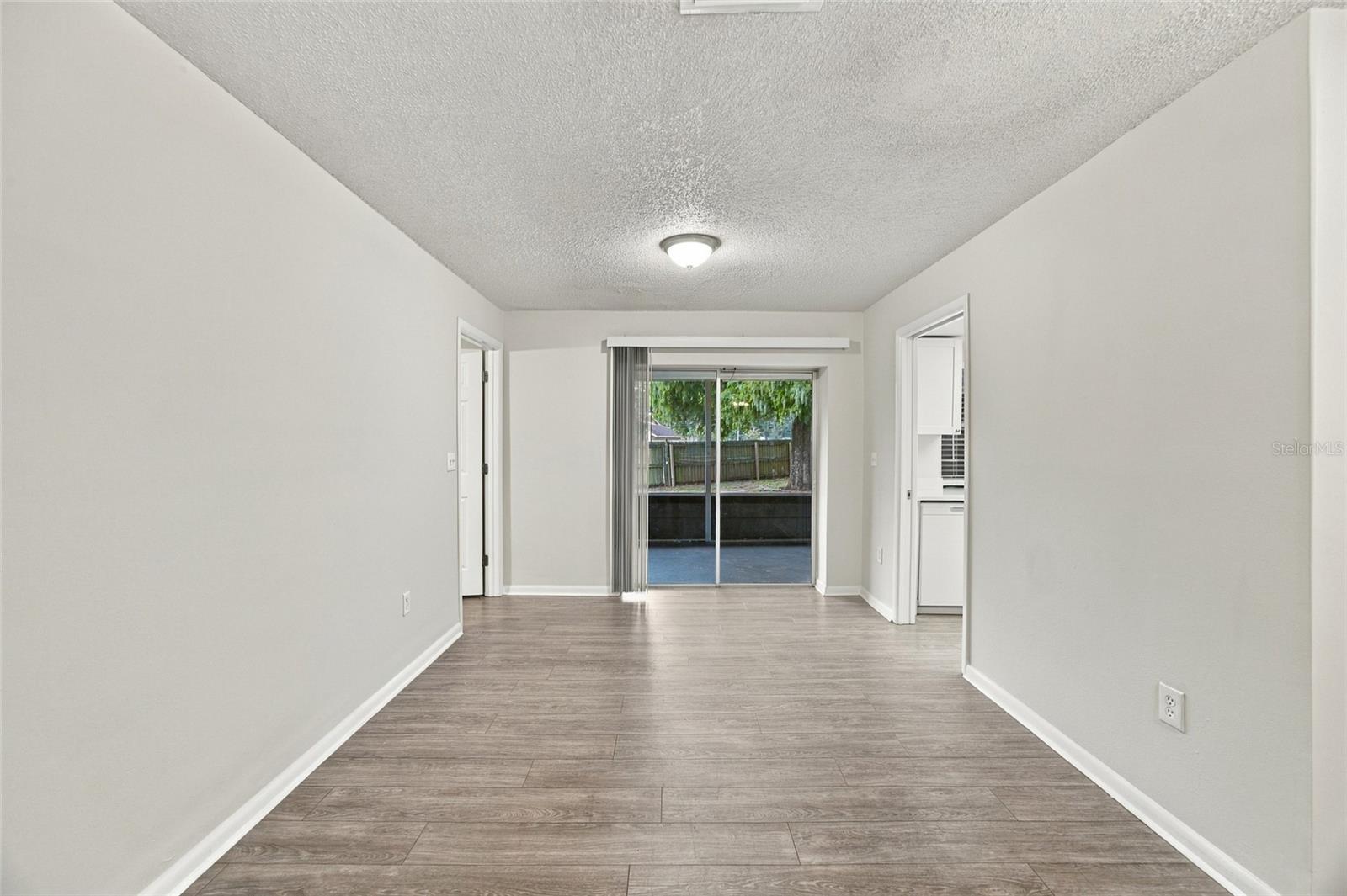 2704 WOODVIEW COURT