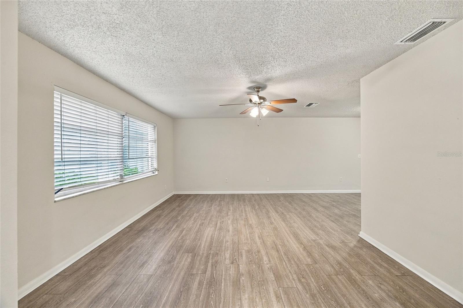 2704 WOODVIEW COURT