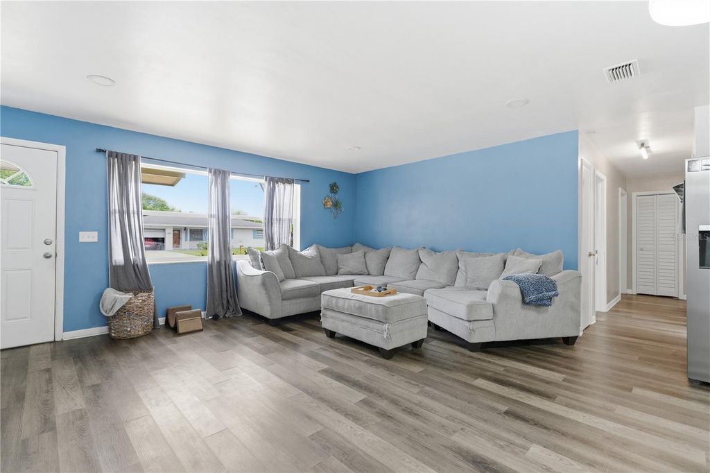 Photo of 1609 Clearview Avenue, Clearwater, FL 33756 (MLS # TB8505569)