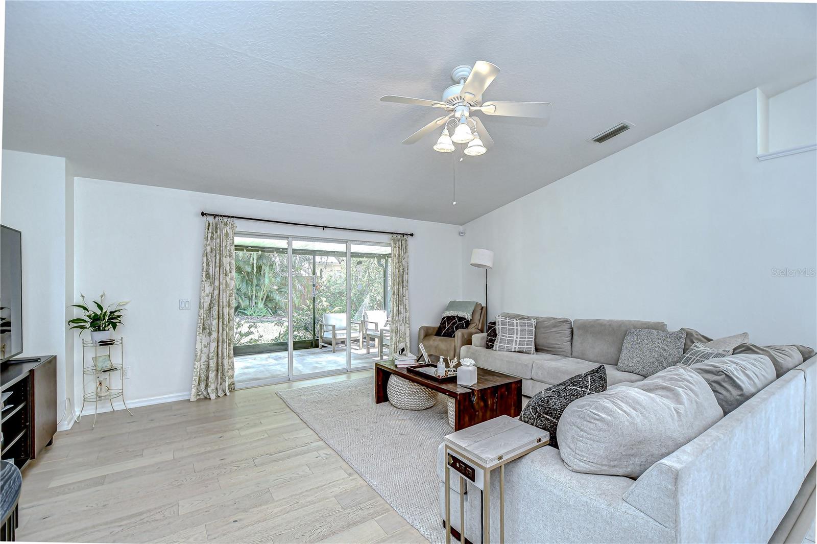 LAKE ST CHARLES - Residential