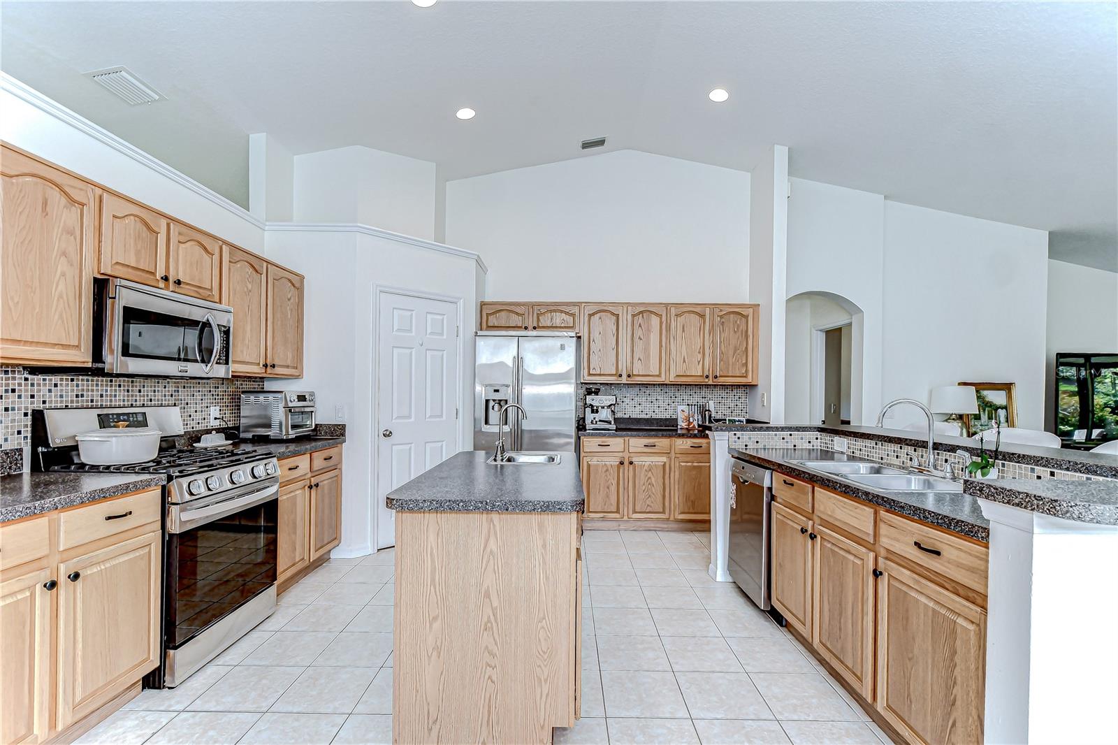 LAKE ST CHARLES - Residential