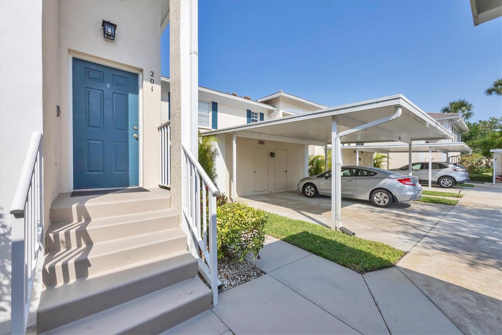 821 MONTROSE DRIVE 201