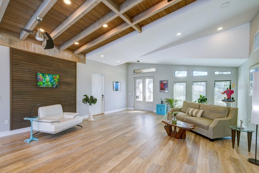 SOUTH GATE - Residential