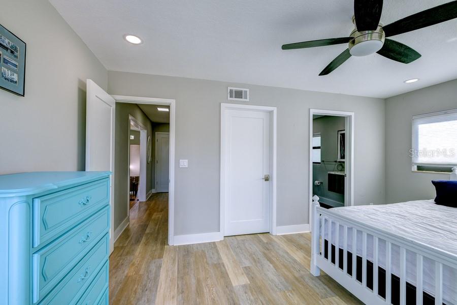 SOUTH GATE - Residential