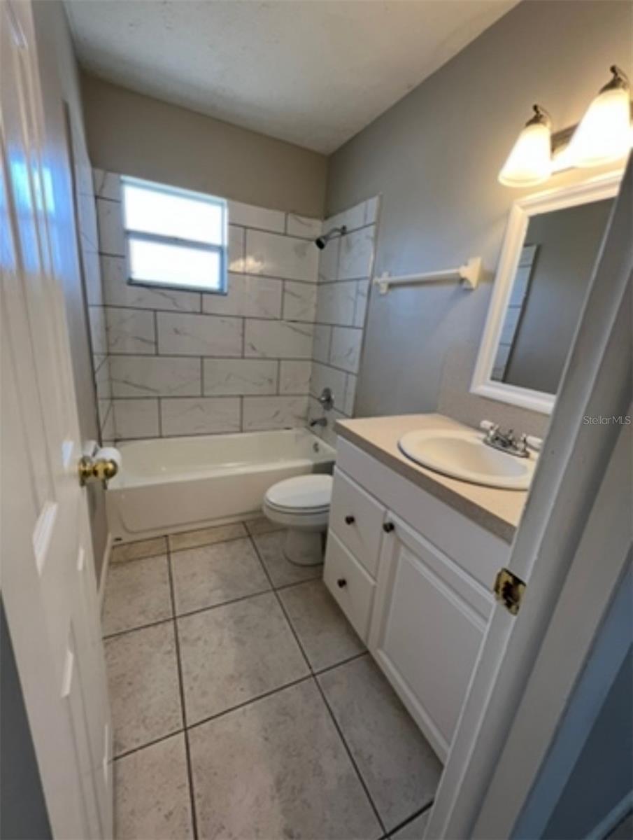 APOLLO BEACH CONDO - Residential Lease