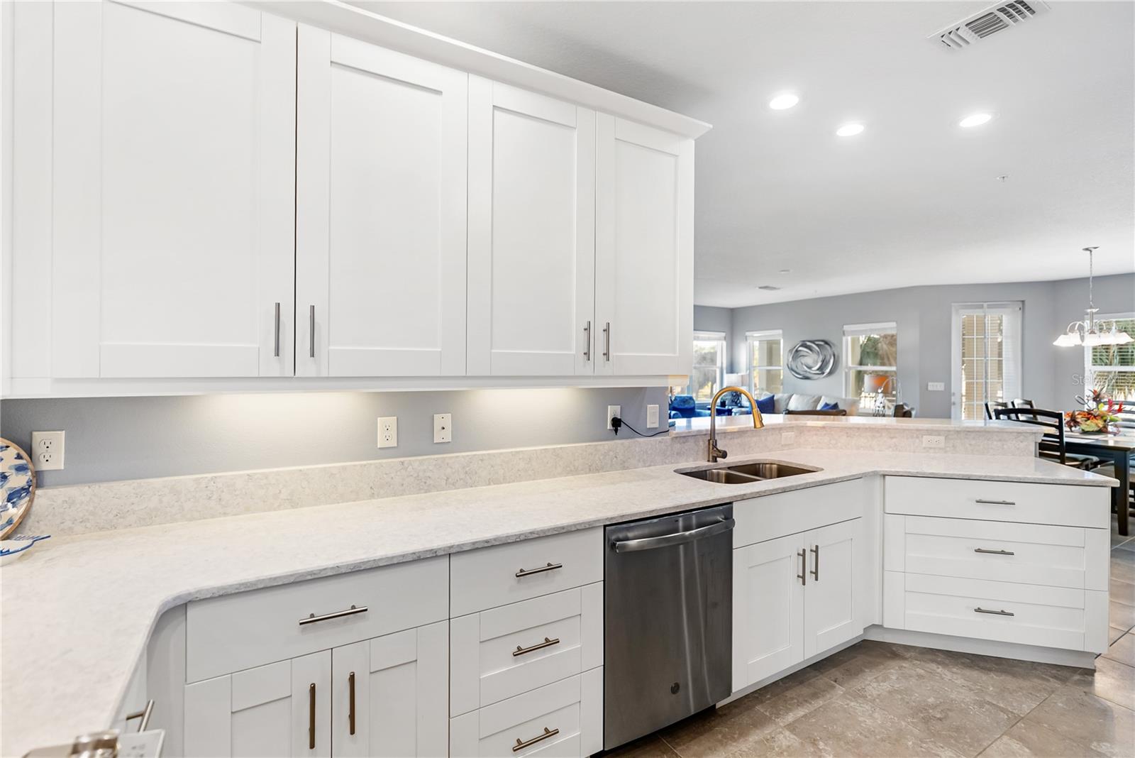 PALMA SOLA BAY CLUB - Residential