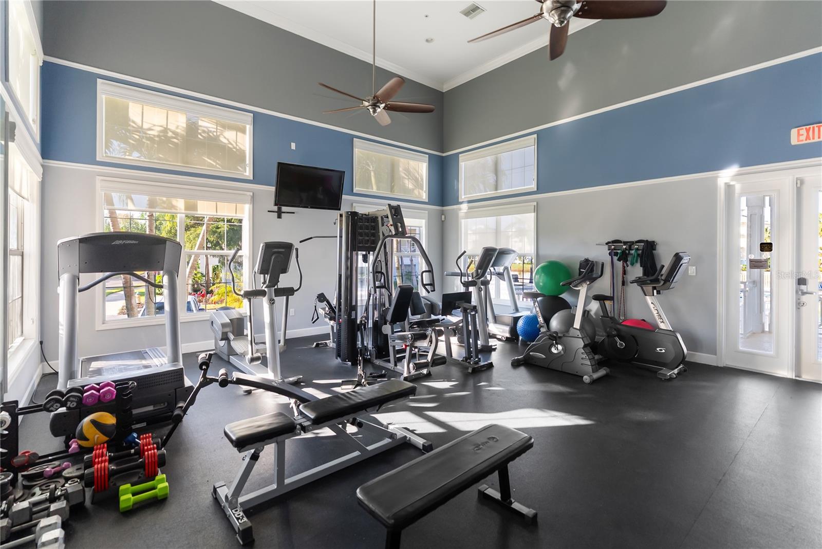 PALMA SOLA BAY CLUB - Residential