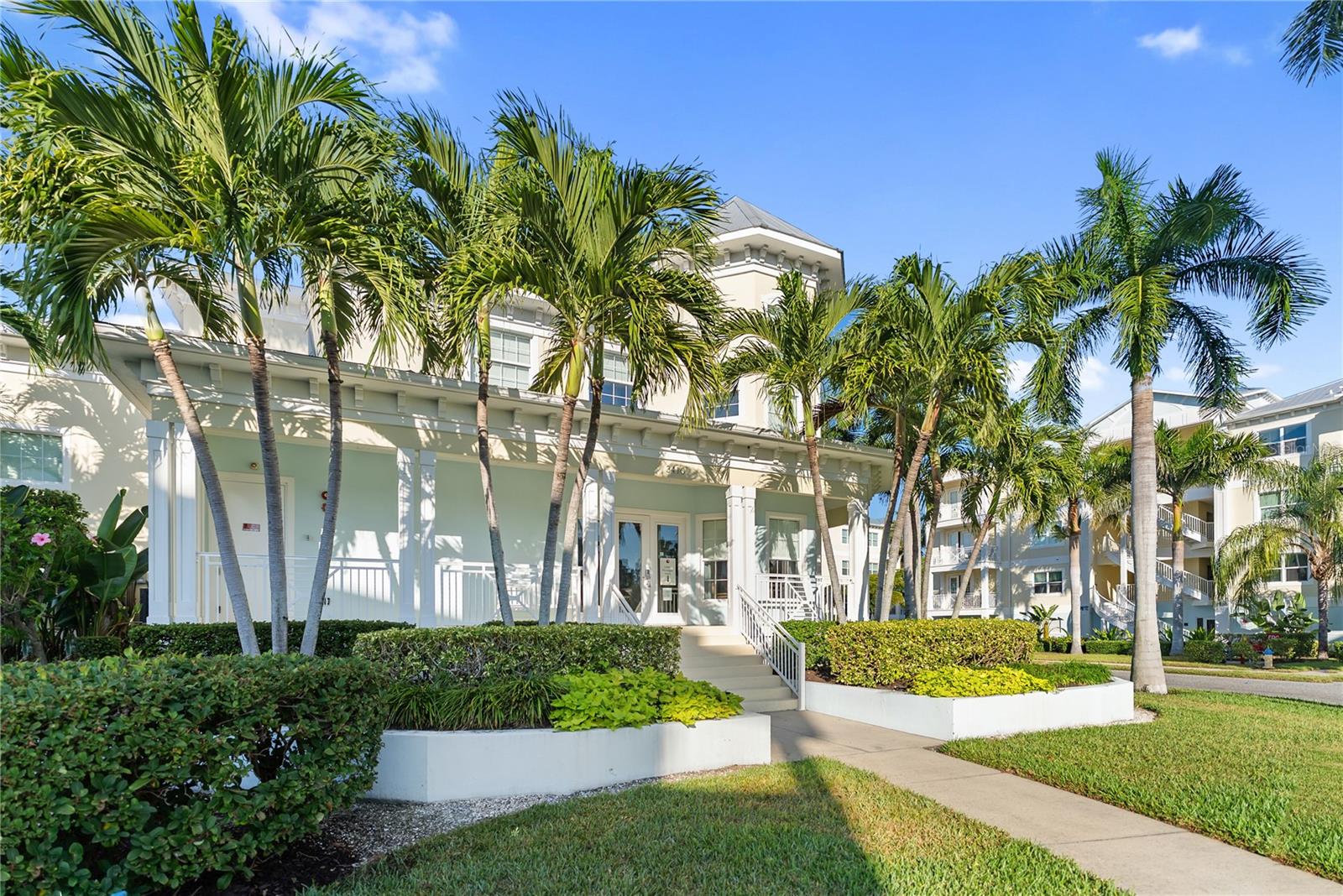 PALMA SOLA BAY CLUB - Residential