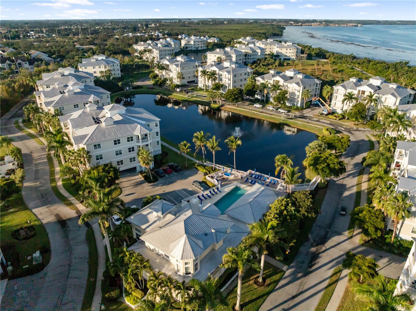 PALMA SOLA BAY CLUB - Residential