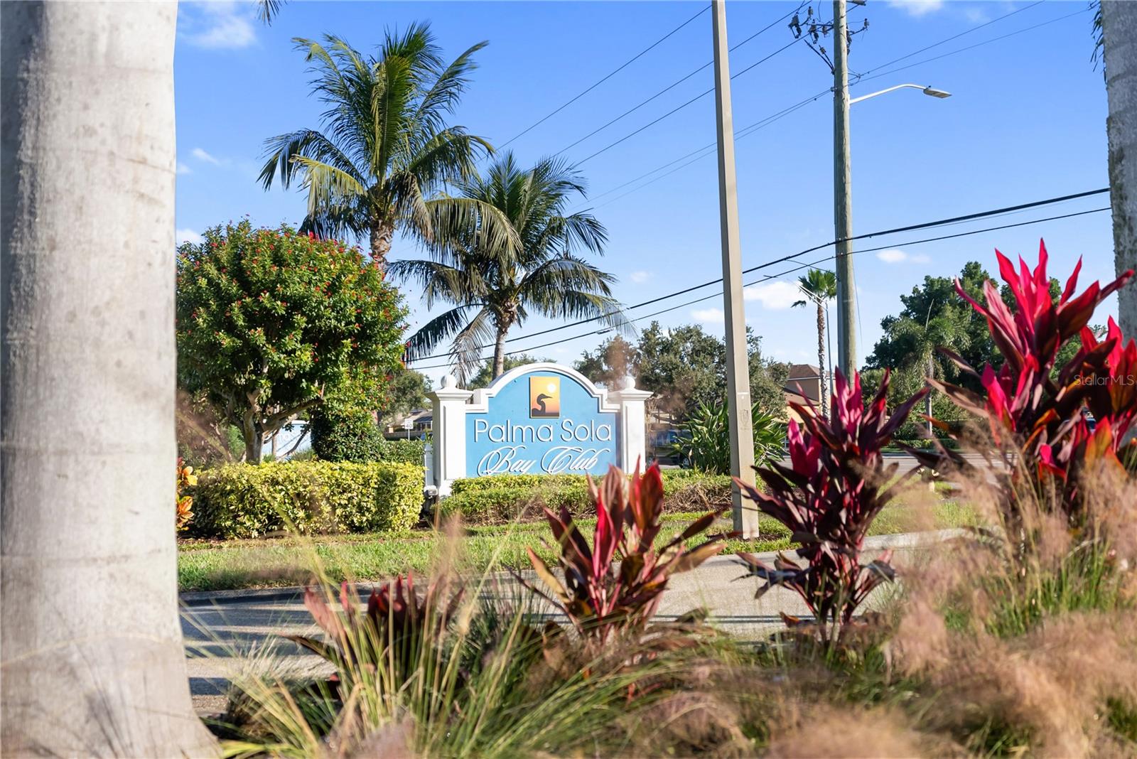PALMA SOLA BAY CLUB - Residential