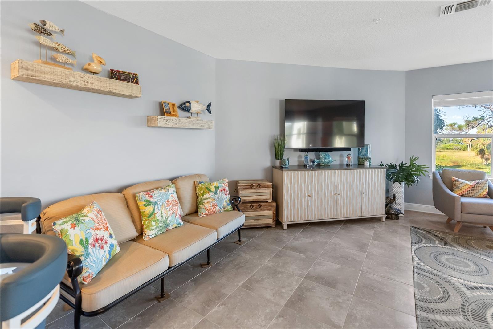 PALMA SOLA BAY CLUB - Residential