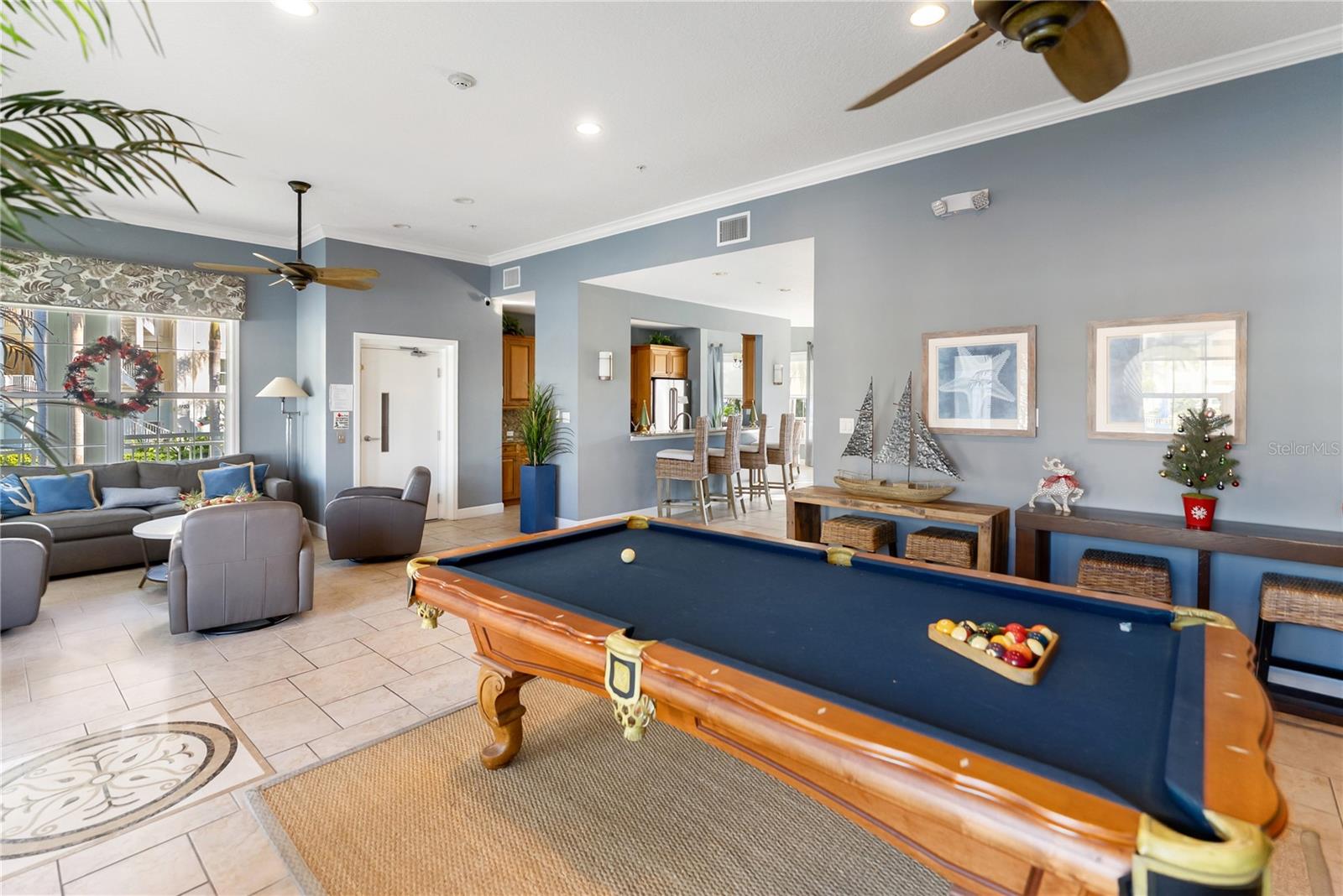 PALMA SOLA BAY CLUB - Residential