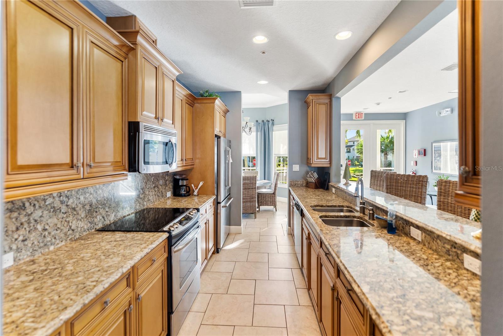 PALMA SOLA BAY CLUB - Residential