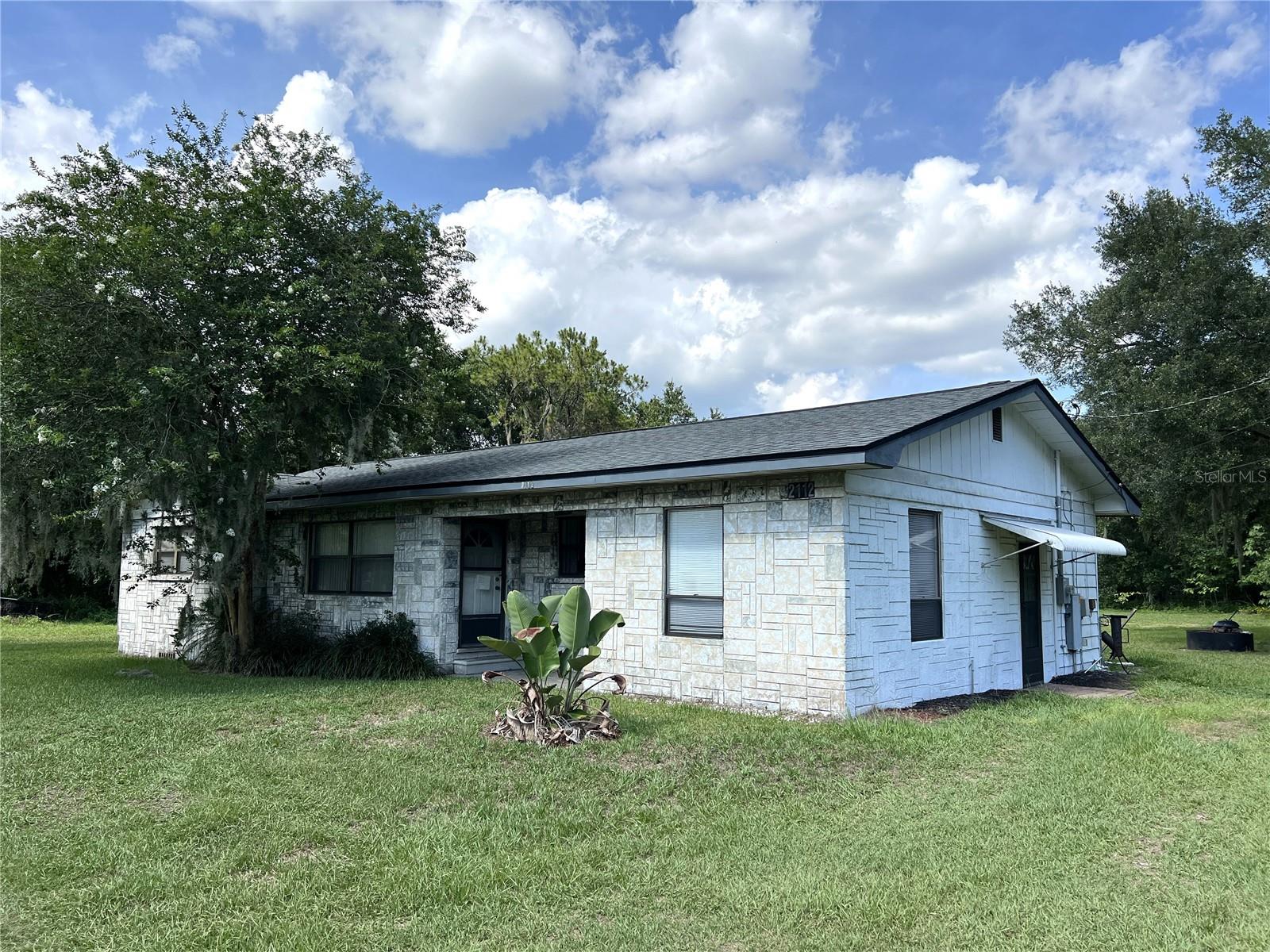 Photo 3 of 11 of 2112 CLEMONS ROAD house