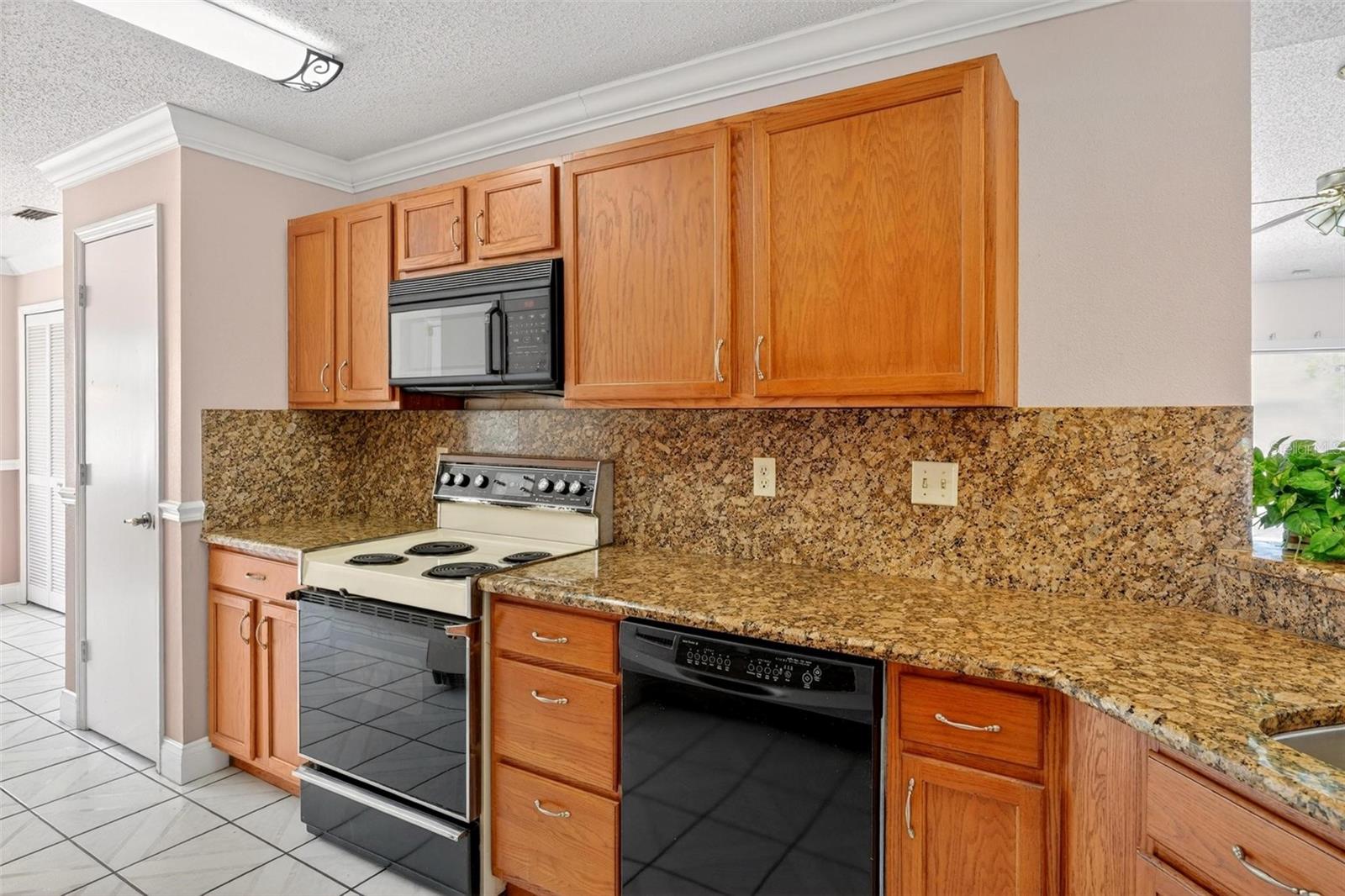 LAKEWOOD AT THE CROSSINGS UNIT 4 - Residential