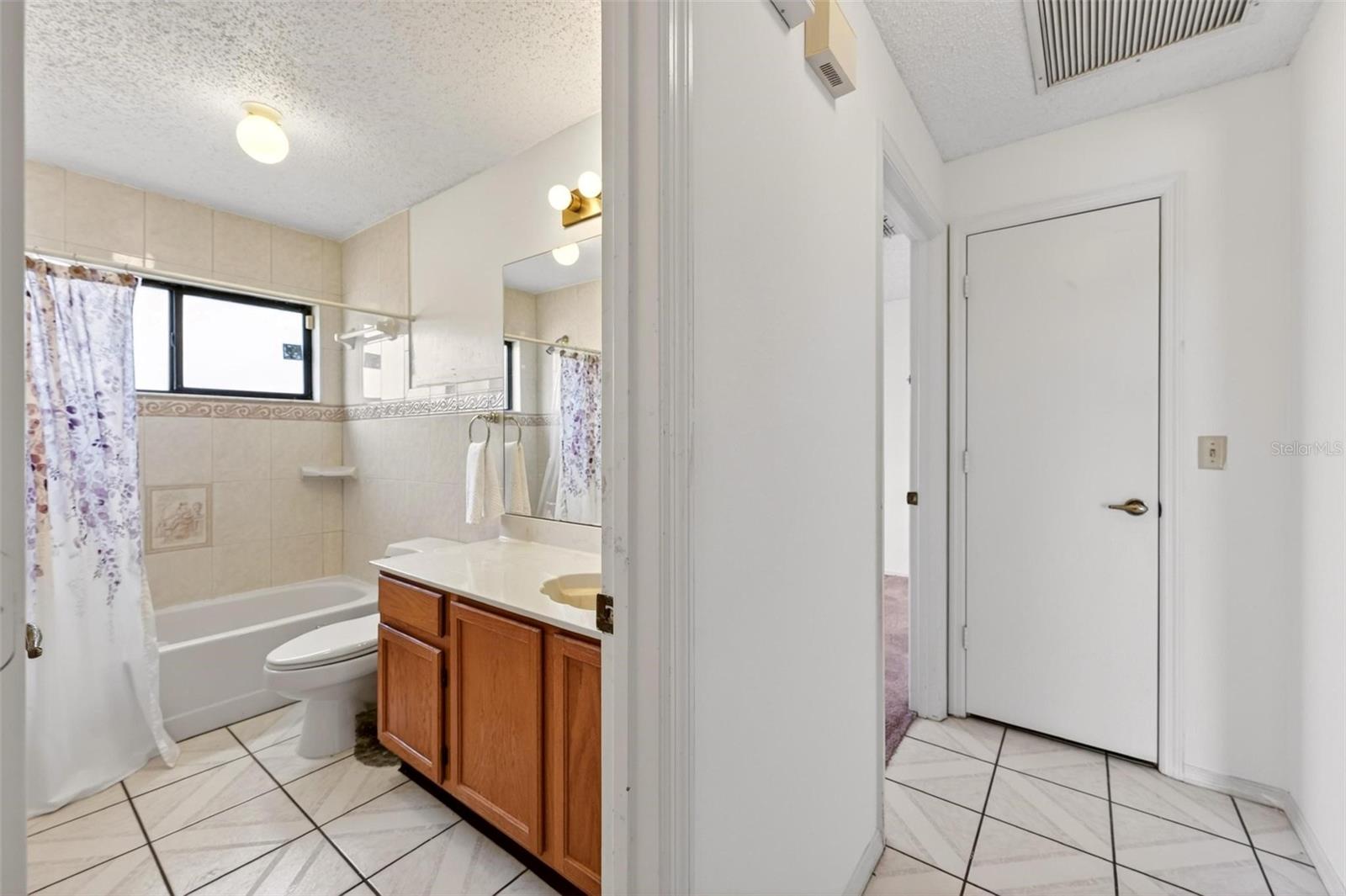 LAKEWOOD AT THE CROSSINGS UNIT 4 - Residential