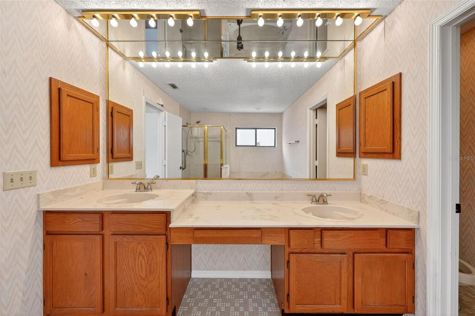 LAKEWOOD AT THE CROSSINGS UNIT 4 - Residential