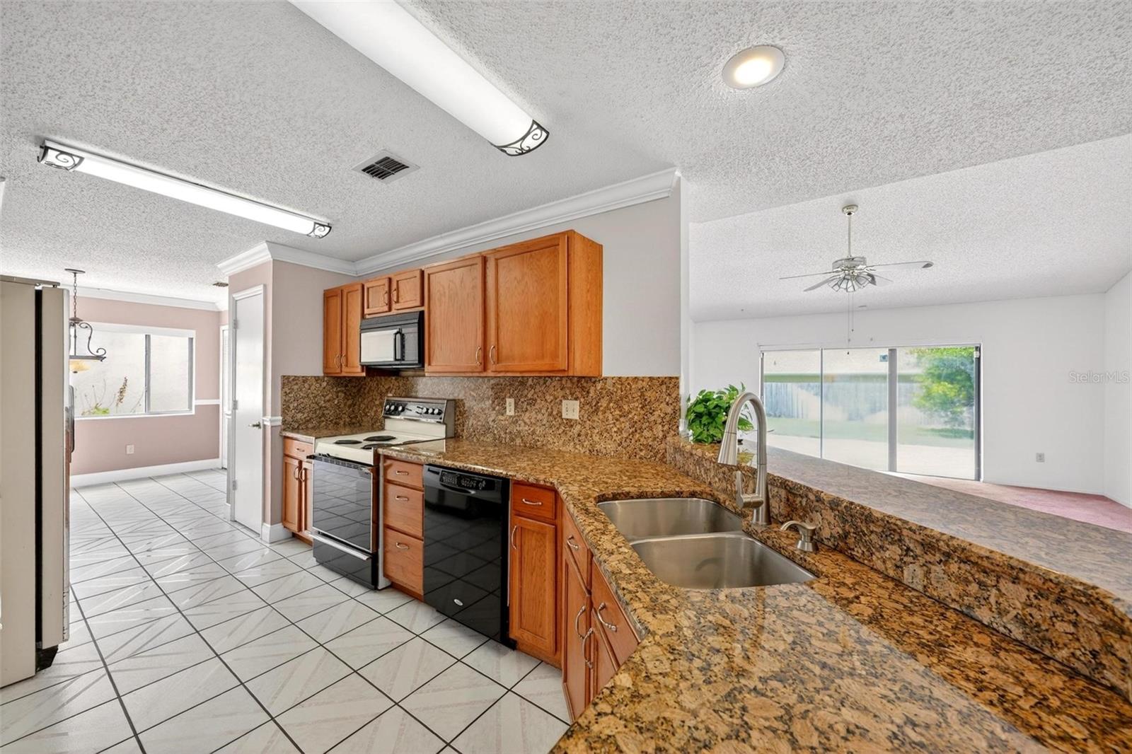 LAKEWOOD AT THE CROSSINGS UNIT 4 - Residential