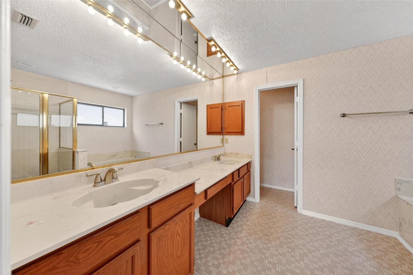 LAKEWOOD AT THE CROSSINGS UNIT 4 - Residential