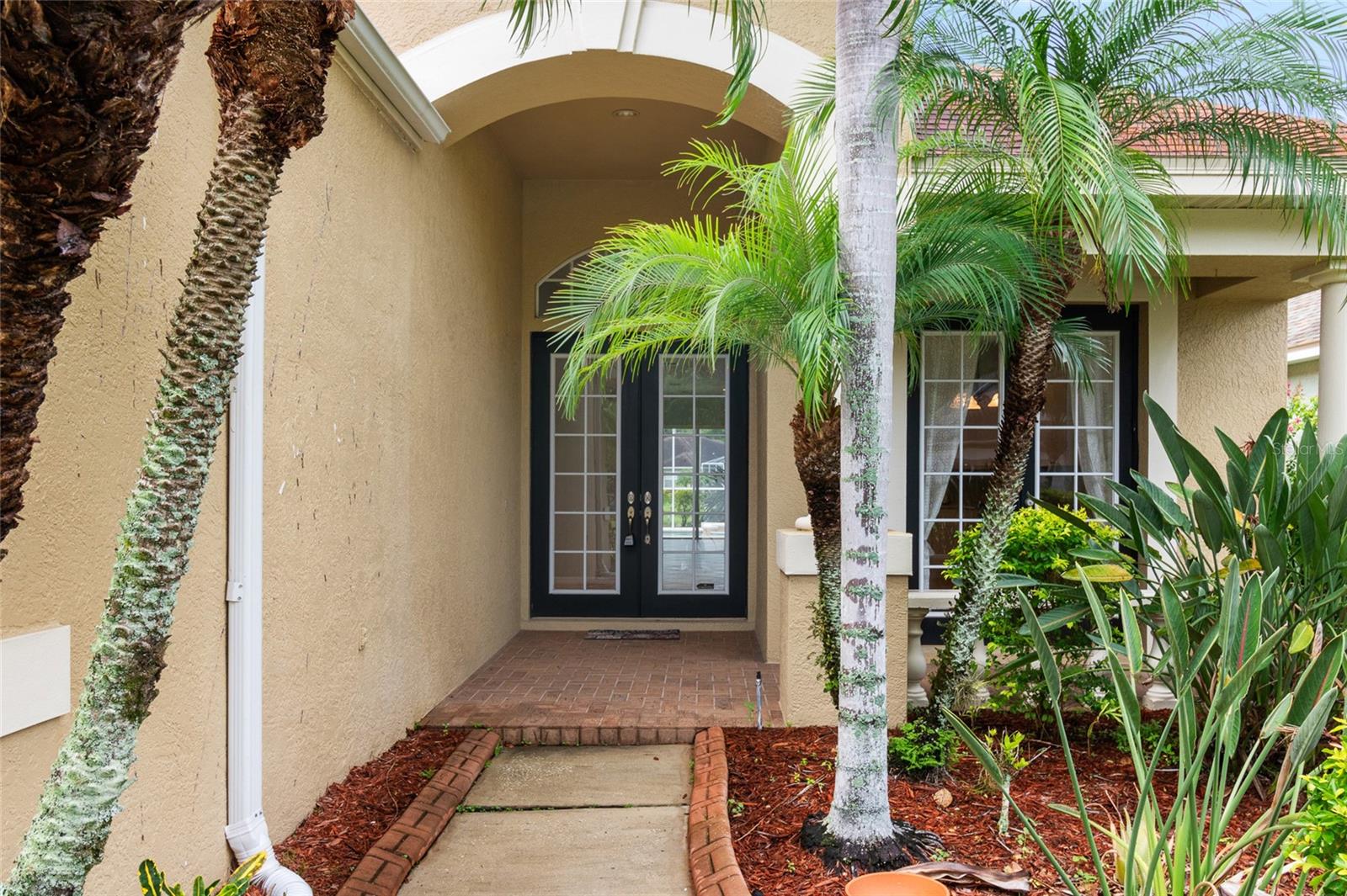9514 GREENPOINTE DRIVE