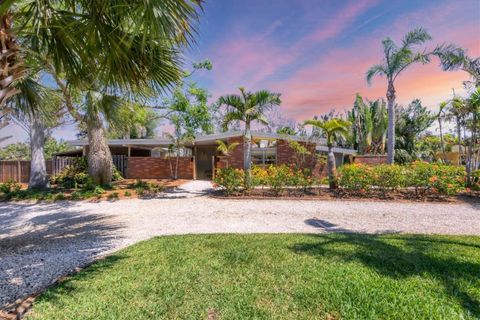 Photo of 20 Spaniards Rd, Placida, FL 33946 (MLS # D6141884)