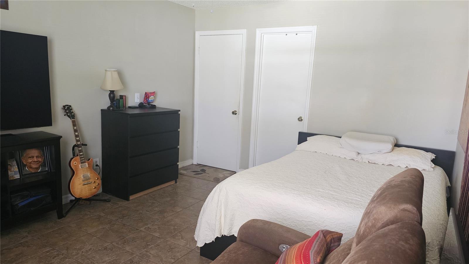 SURREY RIDGE - Residential