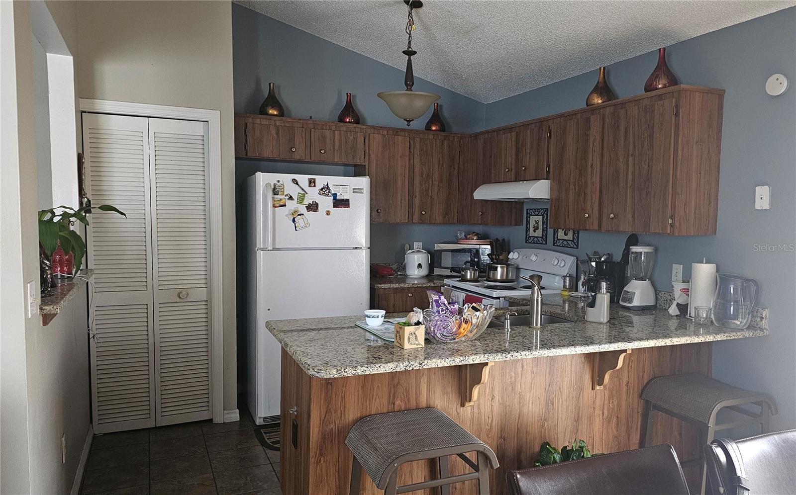 SURREY RIDGE - Residential